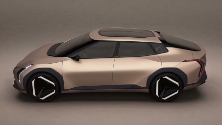 Kia EV4 Concept: Ngoại thất trông giống Tesla Model 3, nội thất tràn ngập các vật liệu mới