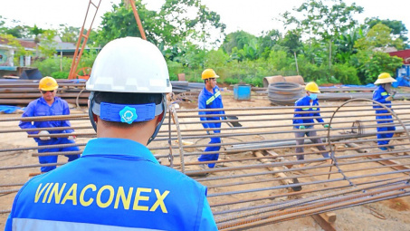 Dragon Capital mạnh tay gom cổ phiếu VCG, trở thành cổ đông lớn của Vinaconex