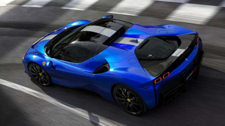 Lần đầu tiên trong lịch sử, hãng Ferrari bán được nhiều xe hybrid hơn xe chạy xăng