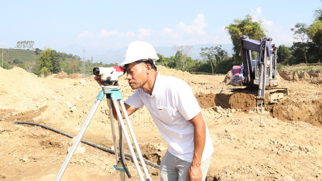 Đốc thúc tiến độ thi công cụm công trình giải tỏa nguồn thủy điện khu vực Tây Bắc