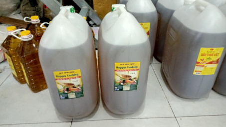 An Giang: Phát hiện cơ sở sản xuất dầu thực vật vi phạm quy định ghi nhãn hàng hóa