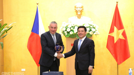 Việt Nam - Cộng hoà Séc: Tăng cường hợp tác thương mại, công nghiệp và đầu tư
