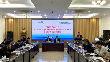 Nhiều giải pháp linh hoạt trong vận chuyển apatit, phân bón và hóa chất bằng đường sắt năm 2022