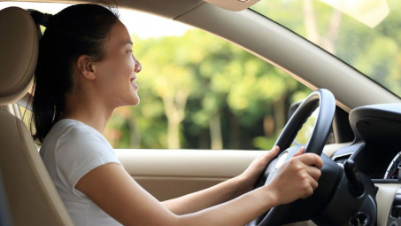 Kinh nghiệm lái xe qua ngã tư an toàn