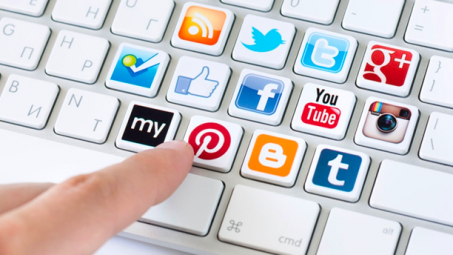 Ảnh hưởng của quảng cáo trên mạng xã hội đối với người tiêu dùng: Nghiên cứu về các ý định mua hàng trực tuyến