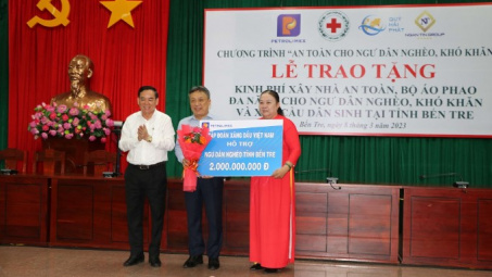 Petrolimex hỗ trợ 3 tỷ đồng xây nhà an toàn và cầu dân sinh tại Bến Tre