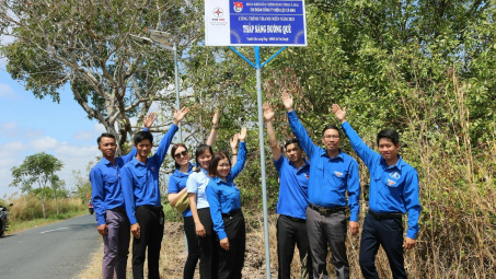 Ngành điện miền Nam hưởng ứng Giờ Trái đất thiết thực, hiệu quả