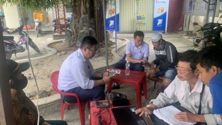 PC Khánh Hòa: Nâng cao chất lượng dịch vụ nhờ hỗ trợ khách hàng cài đặt App, Zalo OA