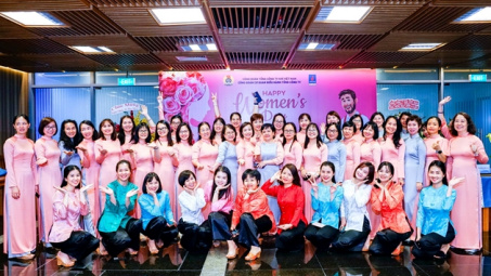 Ban Nữ công PV GAS gửi tặng gần 400 áo dài trong Tháng 3 yêu thương