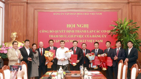 Đảng ủy Tập đoàn Hóa chất  Việt Nam công bố Quyết định thành lập các cơ quan tham mưu giúp việc của Đảng ủy