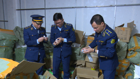 Lạng Sơn: Phát hiện kho chứa gần 100.000 sản phẩm điện tử có dấu hiệu giả mạo nhãn hiệu, nhập lậu