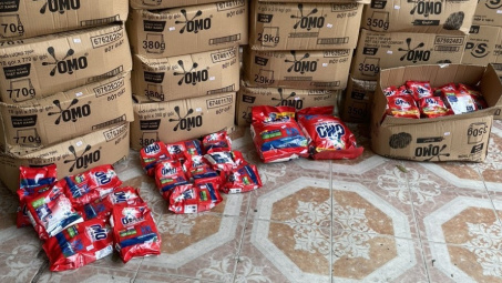 Thu giữ lượng lớn kem đánh răng và bột giặt có dấu hiệu giả mạo nhãn hiệu P/S và OMO tại Hải Dương