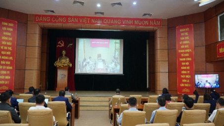 Giới thiệu sách của Tổng Bí thư Nguyễn Phú Trọng tại Thủy điện Sơn La