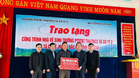 Quỹ Toyota Việt Nam xây dựng và cải tạo nhà vệ sinh cho các trường học tại vùng sâu vùng xa