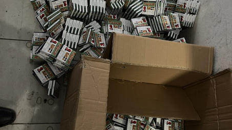 Bình Dương: Phát hiện hàng nghìn viên thuốc tẩy giun nghi giả mạo nhãn hiệu Fugacar cùng trên 70.000 bao cao su trôi nổi