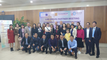 Lab - Movie: Khảo sát nhu cầu của doanh nghiệp tại các trường đại học của Việt Nam