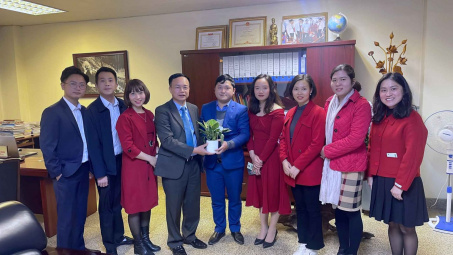 Đoàn Thanh niên Cục Công Thương địa phương: Tặng cây xanh thay lời chúc