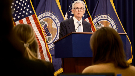 FED: Hoa Kỳ có thể rơi vào suy thoái nhẹ năm nay do các khó khăn của hệ thống ngân hàng