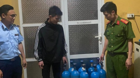 Quản lý thị trường Hà Nội: Liên tiếp phát hiện các vụ vận chuyển “khí cười” N20