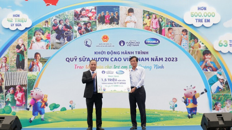 Vinamilk và Quỹ sữa Vươn cao Việt Nam khởi động hành trình năm thứ 16 tại Quảng Ninh