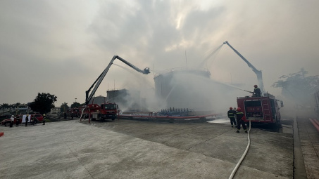 Diễn tập chữa cháy và cứu nạn, cứu hộ tại Tổng kho Xăng dầu Đức Giang