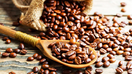 Giá cà phê ngày 25/4: Tiến sát mốc 52.000 đ/kg