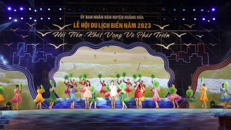 Khởi động mùa du lịch biển Hải Tiến năm 2023