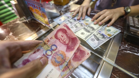 Nhân dân tệ lần đầu tiên vượt USD trở thành đồng tiền được Trung Quốc dùng nhiều nhất trong giao dịch xuyên biên giới