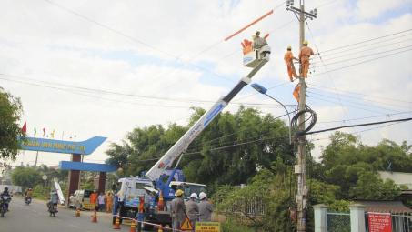 EVNSPC chú trọng dịch vụ, chăm sóc khách hàng mùa nắng nóng