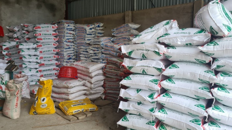 Hà Giang: Đình chỉ hộ kinh doanh phân bón không có giấy chứng nhận đủ điều kiện buôn bán