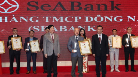 SeABank được Hội Doanh nhân Tư nhân Việt Nam vinh danh 2 giải thưởng