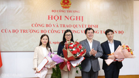 Lễ công bố và trao quyết định của Bộ trưởng Bộ Công Thương về công tác cán bộ