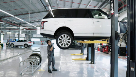 Hè đến, khách hàng của Jaguar Land Rover được “chăm sóc” xe như thế nào?