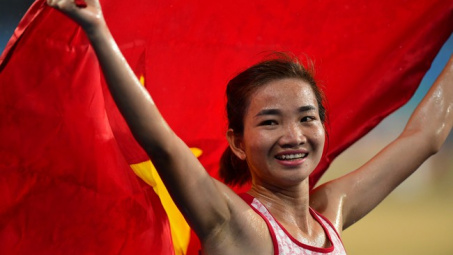 THACO AUTO tặng xe Peugeot 2008 cho vận động viên Nguyễn Thị Oanh