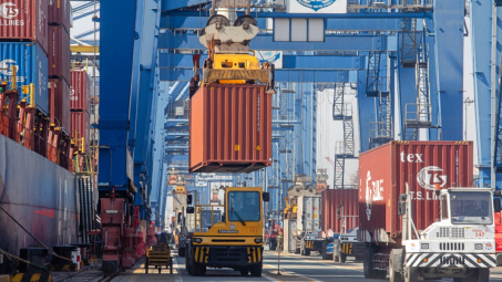 Standard Chartered: Điều chỉnh giảm dự báo tăng trưởng GDP Việt Nam 2023 về mức 6,5%