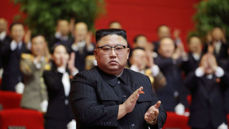[Quốc tế nổi bật] Ông Kim Jong Un thị sát cơ sở lắp ráp vệ tinh do thám quân sự