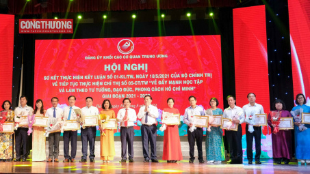 Hai Chi bộ thuộc Đảng bộ Bộ Công Thương được Đảng ủy Khối các cơ quan TW tặng bằng khen