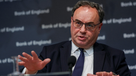 Nền kinh tế Anh dần rơi vào vòng xoáy lương tăng, giá cả tăng