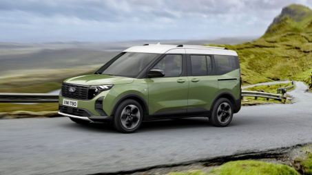 Ford E-Tourneo Courier 2024 chính thức lộ diện