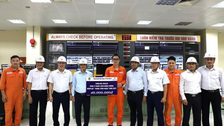 Tổng Công ty Phát điện 3 thăm, tặng quà người lao động Công ty Nhiệt điện Mông Dương