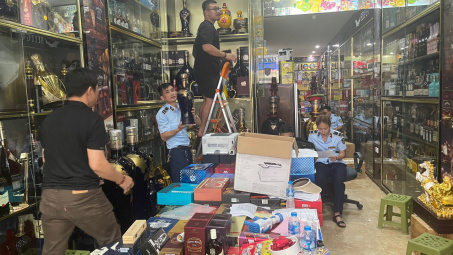Bắc Giang thu giữ lượng lớn rượu ngoại và xì gà và thuốc lá nhập lậu