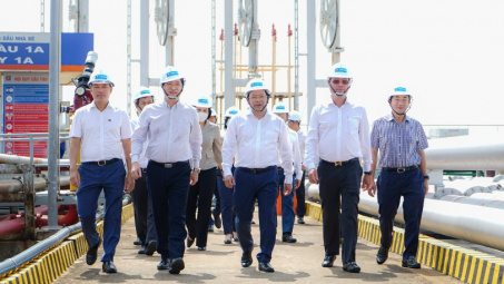 Đoàn công tác Ban Kinh tế Trung ương thăm và làm việc tại Tổng kho Nhà Bè