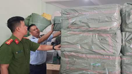 Ngăn chặn hàng chục tấn hàng hoá không rõ nguồn gốc xuất xứ
