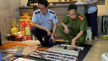 Hà Nội: Liên tiếp tạm giữ hàng trăm sản phẩm thuốc lá điện tử nhập lậu