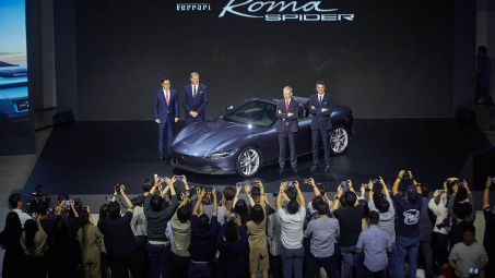Siêu xe Ferrari Roma Spider ra mắt tại Hàn Quốc, về Việt Nam cuối năm nay