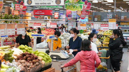 Giải pháp nâng cao năng lực cạnh tranh của doanh nghiệp bán lẻ nội địa