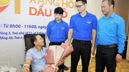 “Giọt Xăng hồng - Giọt Dầu đỏ” Petrolimex gửi tới cộng đồng