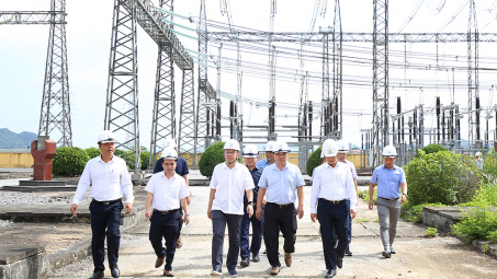EVNNPT kiểm tra vận hành hệ thống truyền tải điện Bắc - Nam: Đảm bảo cấp̣ điện liên tục, an toàn trong cao điểm nắng  nóng