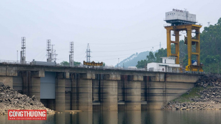 Thủy văn ngày 11/7: Thủy điện Thác Bà chưa thể cải thiện mực nước