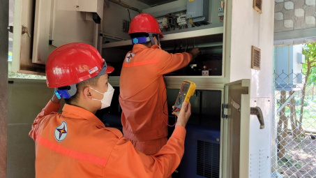 Đoàn thanh niên Thủy điện Trung Sơn ra quân kiểm tra, bảo dưỡng trạm cảnh báo khẩn cấp EPP